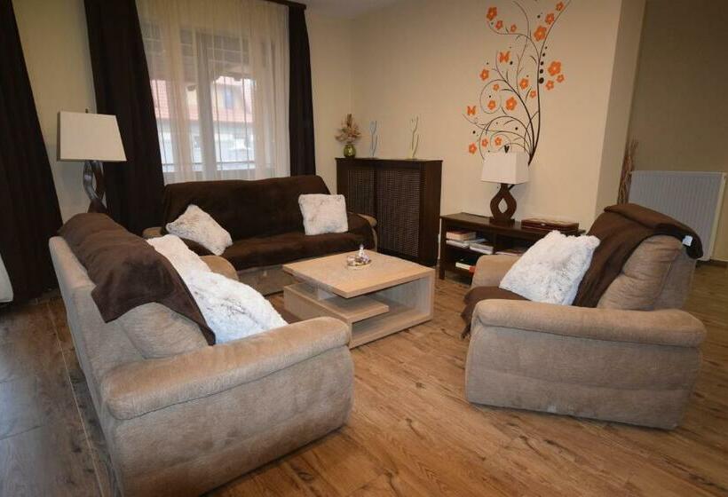 Пансион Bakonyi Mesekastély