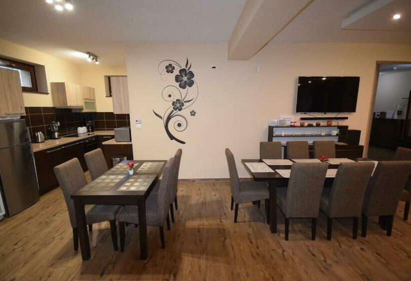 Пансион Bakonyi Mesekastély