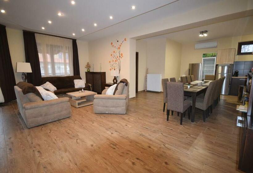 Пансион Bakonyi Mesekastély