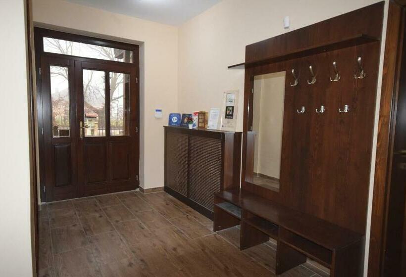 Пансион Bakonyi Mesekastély