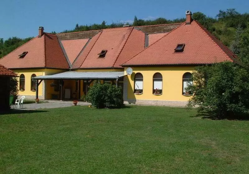 Majatalo Kisecset Vendégház