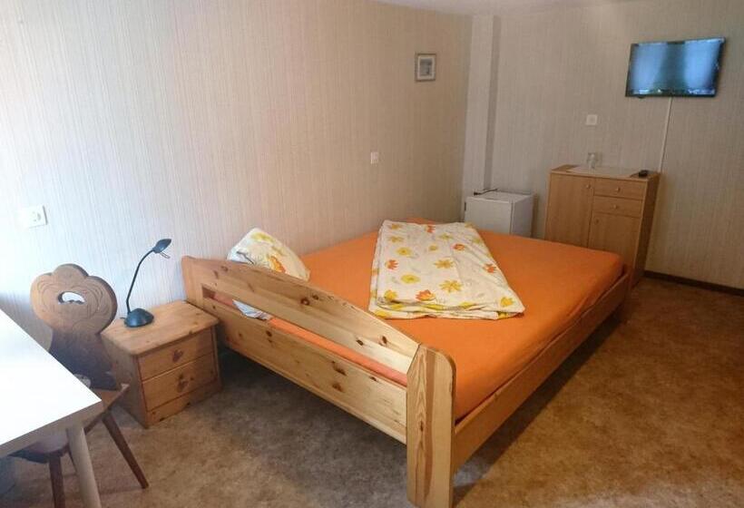 호스텔 Gasthaus Zum Ochsen