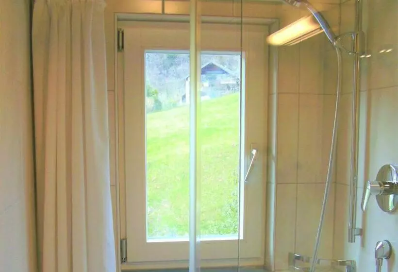 ユースホステル Gasthaus Zum Rössle