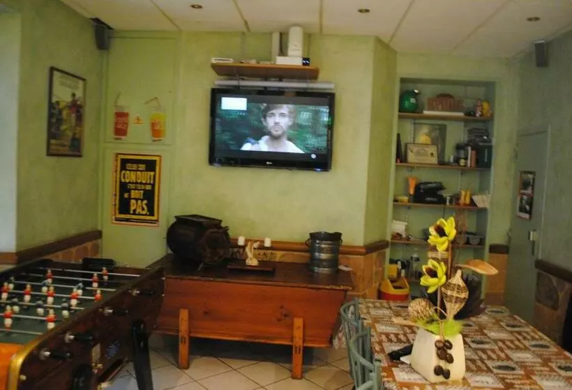 Hotelli Des Voyageurs Chez Betty