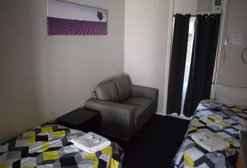 Grand Hotel Mount Morgan