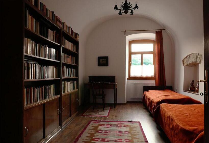 פנסיון úrágya Vendégház