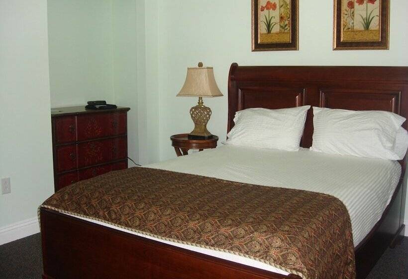 The City Hotel Bar & Grill