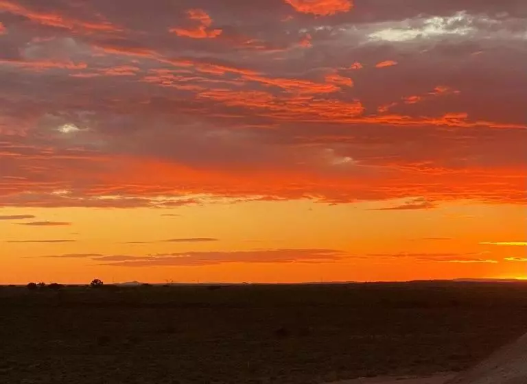 White Cliffs Underground Motel