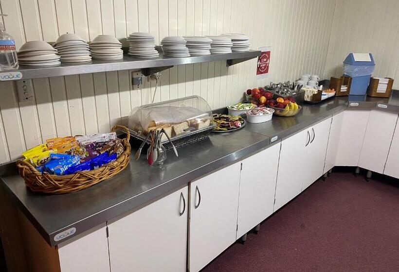 White Cliffs Underground Motel