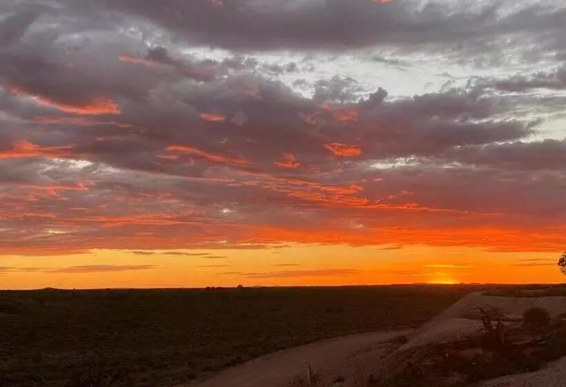 White Cliffs Underground Motel