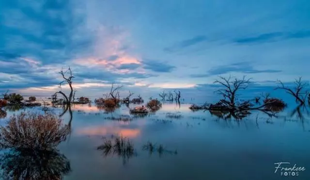 White Cliffs Underground Motel