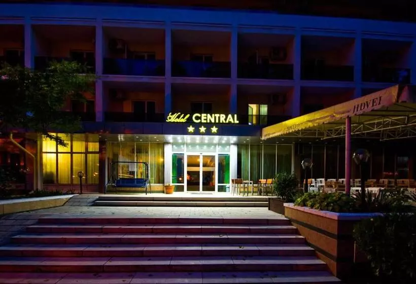 בית מלון כפרי Central