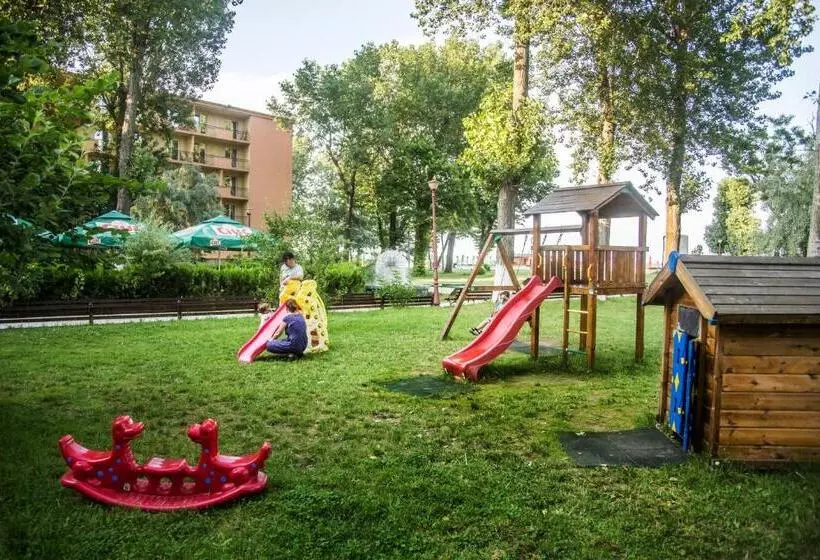 בית מלון כפרי Central