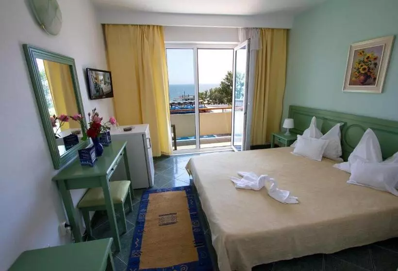 בית מלון כפרי Central