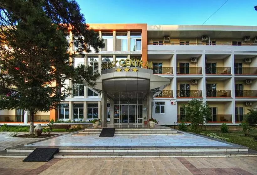 בית מלון כפרי Central