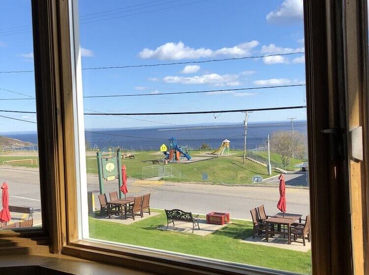 בית מלון כפרי Le Pionnier