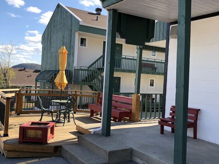 בית מלון כפרי Le Pionnier