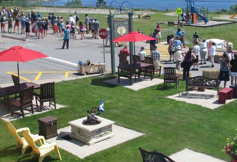 בית מלון כפרי Le Pionnier