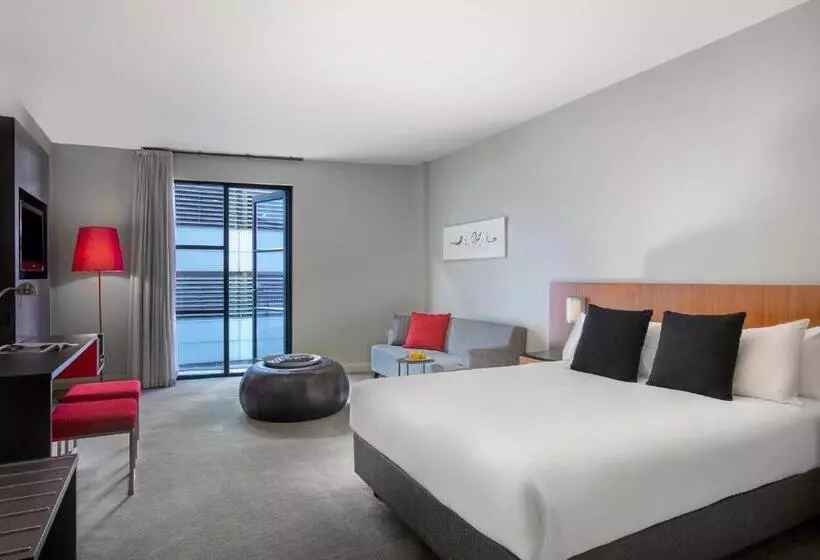 هتل Mantra Hindmarsh Square