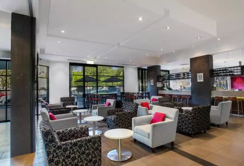 هتل Mantra Hindmarsh Square