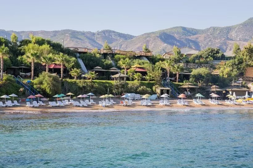 Merit Crystal Cove Hotel Casino & Spa