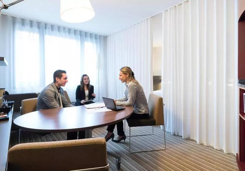 Novotel Suites Paris Montreuil Vincennes