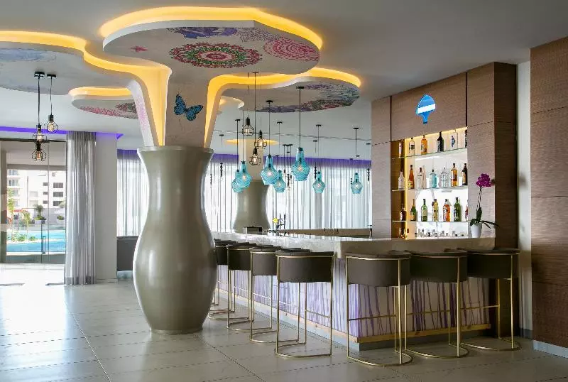 Vangelis Hotel & Suites