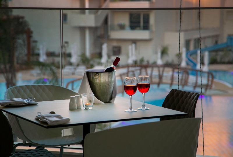 Vangelis Hotel & Suites