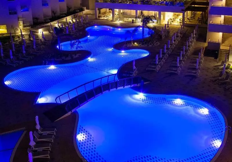 Vangelis Hotel & Suites