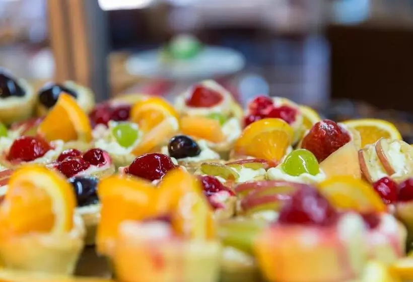 Elpida Hotel   All Inclusive & Beach Front