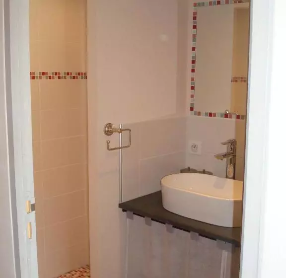 Aamiaismajoitus (B&B) Chambre D'hôtes Les Plaisances