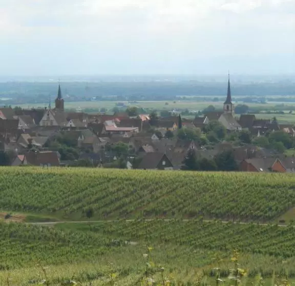 Aamiaismajoitus (B&B) La Griffe à Foin Au Restaurant Raisin D'or