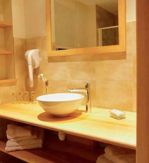 Aamiaismajoitus (B&B) La Griffe à Foin Au Restaurant Raisin D'or