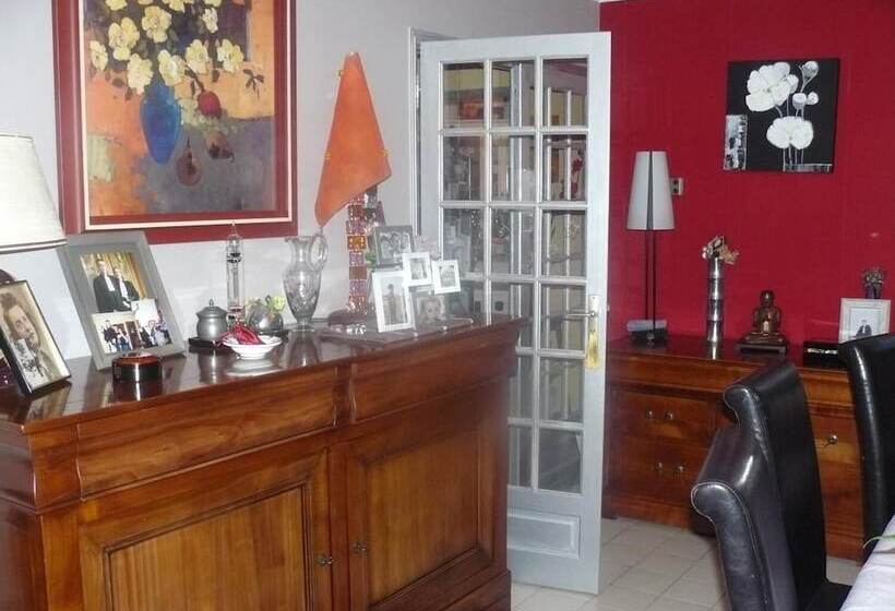 ベッドアンドブレックファースト Les Mésanges