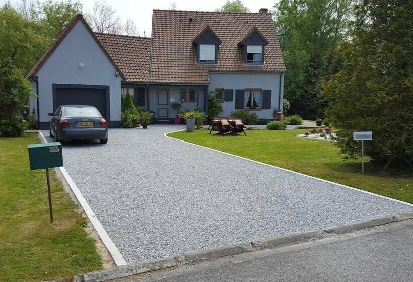 ベッドアンドブレックファースト Les Mésanges