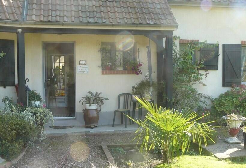 ベッドアンドブレックファースト Les Mésanges