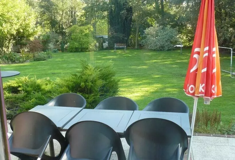 ベッドアンドブレックファースト Les Mésanges