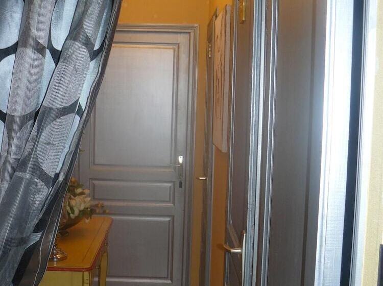 ベッドアンドブレックファースト Les Mésanges