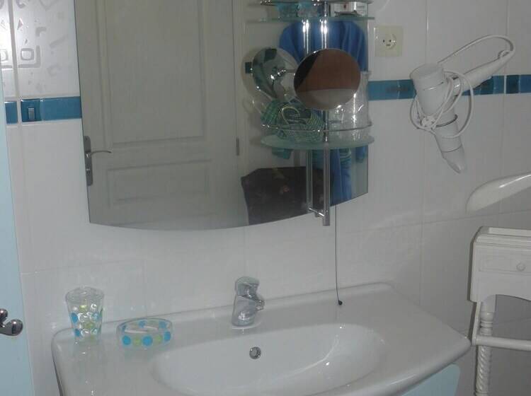 ベッドアンドブレックファースト Les Mésanges