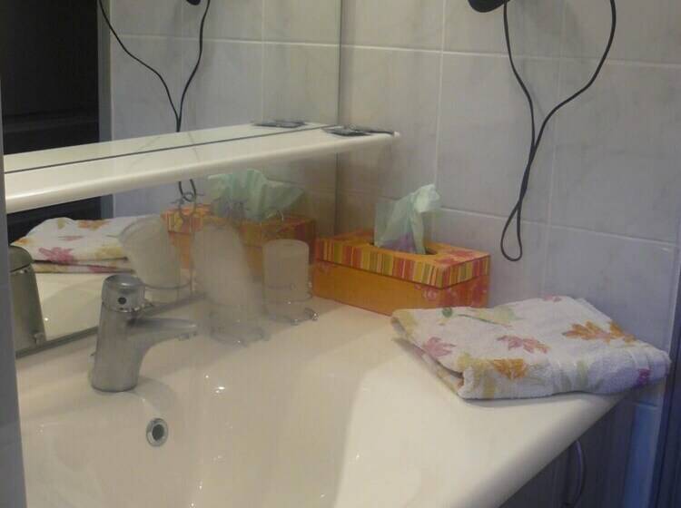 ベッドアンドブレックファースト Les Mésanges