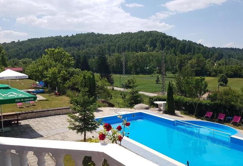 호텔 Zenit Satovcha