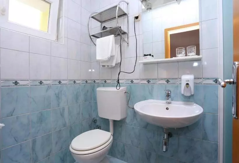 ペンション Rooms With A Parking Space Slunj, Plitvice   17485