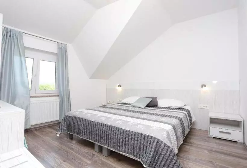 ペンション Rooms With A Parking Space Slunj, Plitvice   17485