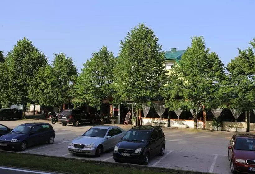 ペンション Rooms With A Parking Space Slunj, Plitvice   17485