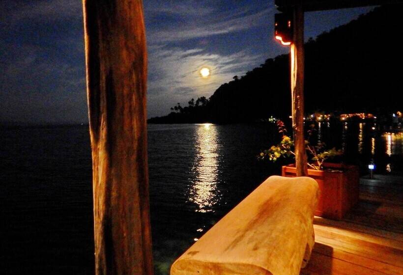 צימר Raja Ampat Dive Lodge