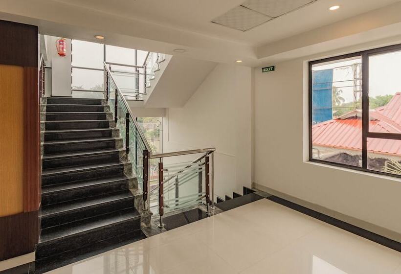 Hotel Treebo Premium Palmyra Milford, 2 Km From Alleppey Beach