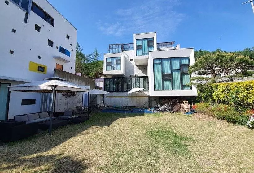 Noilriver Pension