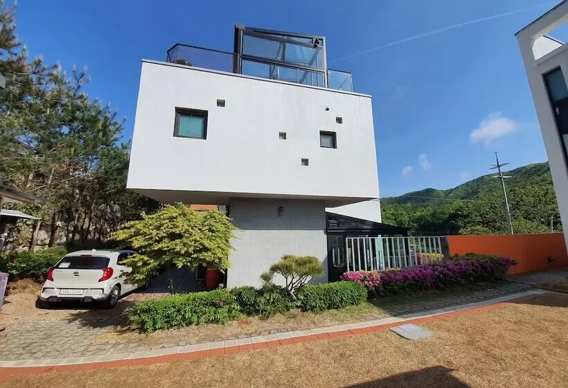 Noilriver Pension