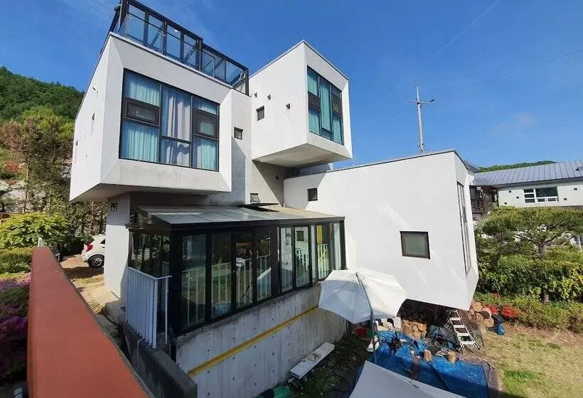 Noilriver Pension