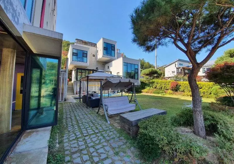 Noilriver Pension